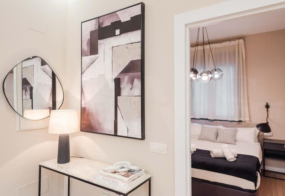 Contemporary Minimalist Apartment By Rems Малага Екстериор снимка